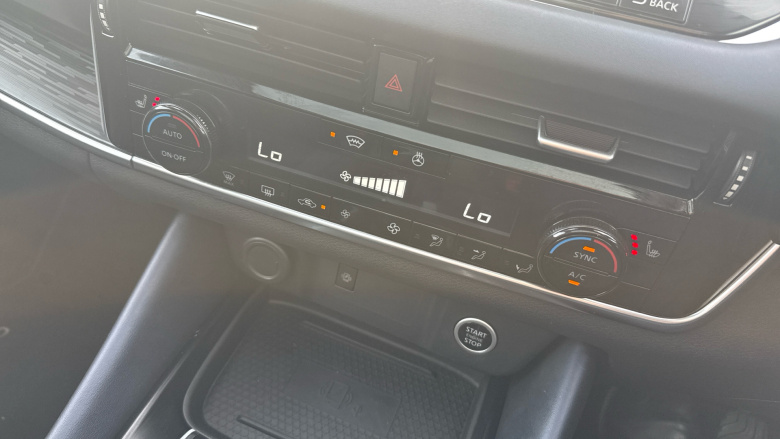 Nissan Qashqai 1.3 DiG-T MH Tekna 5dr Petrol Hatchback